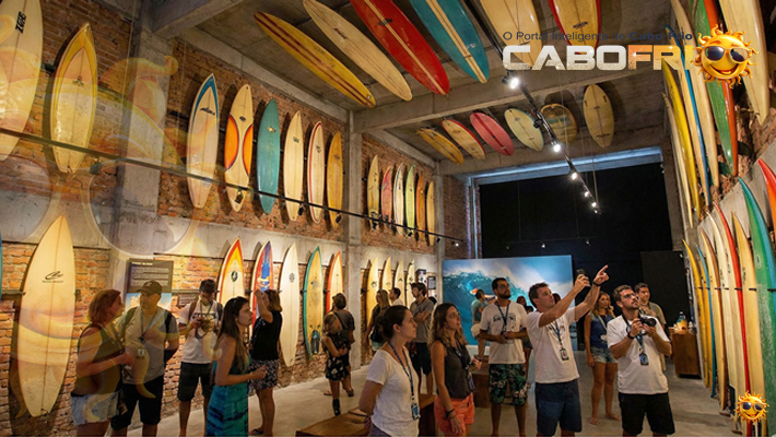 Museu do Surf em Cabo Frio é o maior da América Latina e ideal para dias nublados.