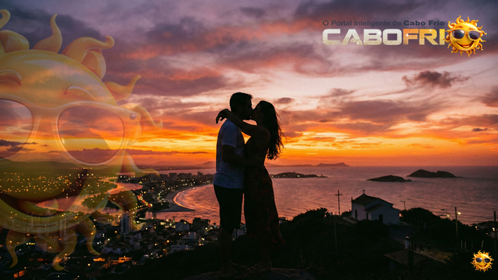 Roteiro romântico em Cabo Frio com pôr do sol no Morro da Guia.