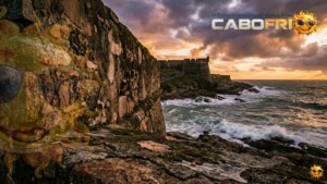 Roteiro cultural em Cabo Frio começa no histórico Forte São Mateus.